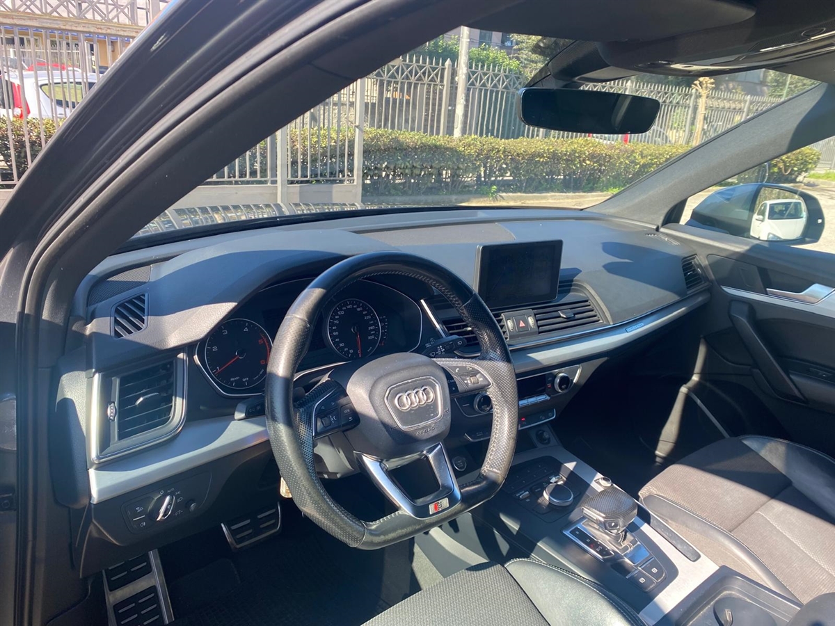 AUDI Q5 2.0  TDI BUSINESS SPORT - 4